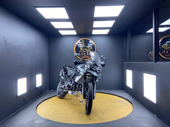 TRIUMPH TIGER 800 XCA 